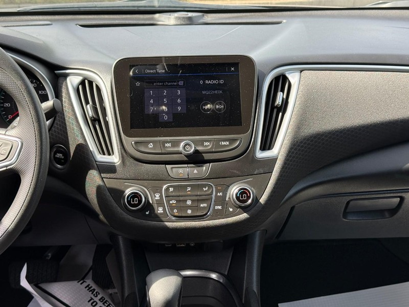 Chevrolet Malibu Vehicle Full-screen Gallery Image 14