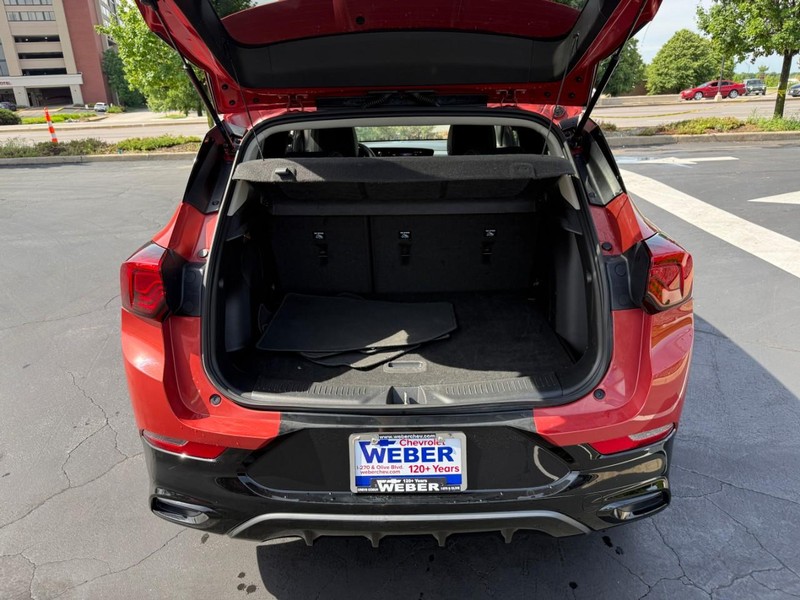Buick Encore GX Vehicle Full-screen Gallery Image 6