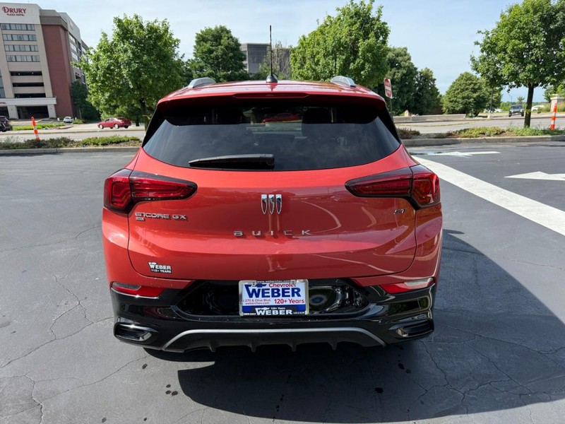 Buick Encore GX Vehicle Full-screen Gallery Image 7