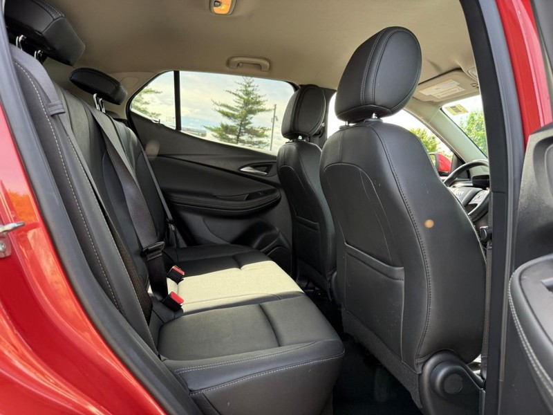 Buick Encore GX Vehicle Full-screen Gallery Image 11