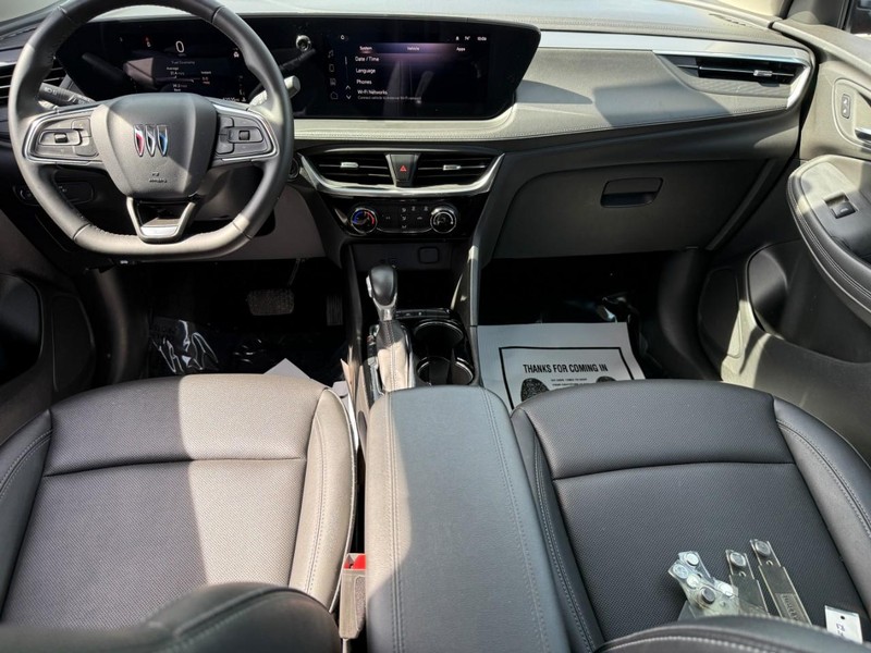 Buick Encore GX Vehicle Full-screen Gallery Image 12