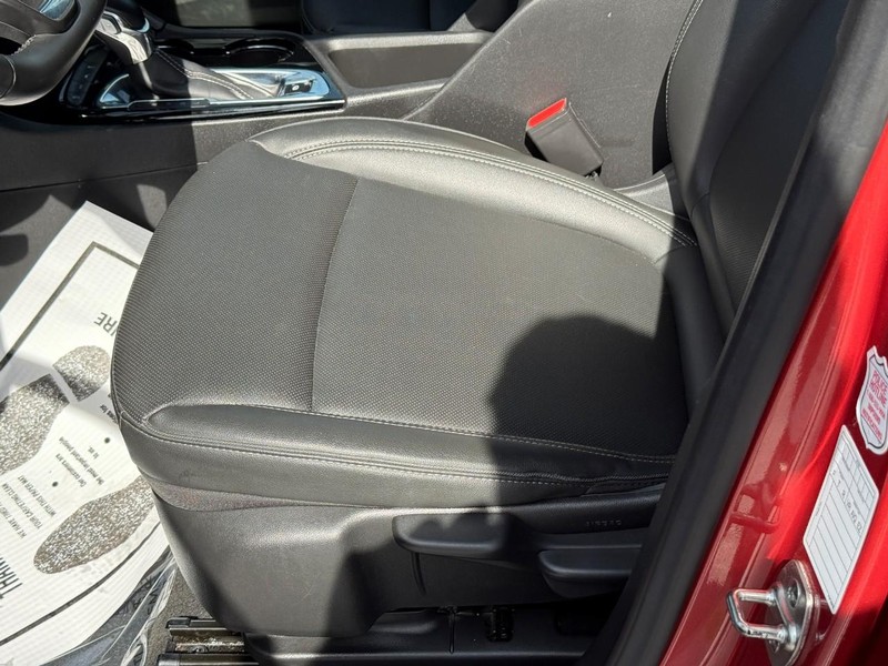 Buick Encore GX Vehicle Full-screen Gallery Image 17
