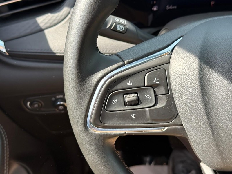 Buick Encore GX Vehicle Full-screen Gallery Image 19