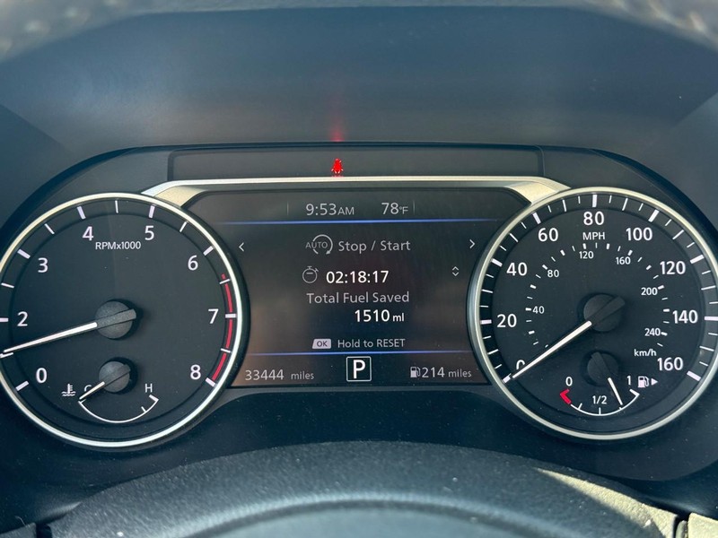 Nissan Sentra Vehicle Full-screen Gallery Image 20