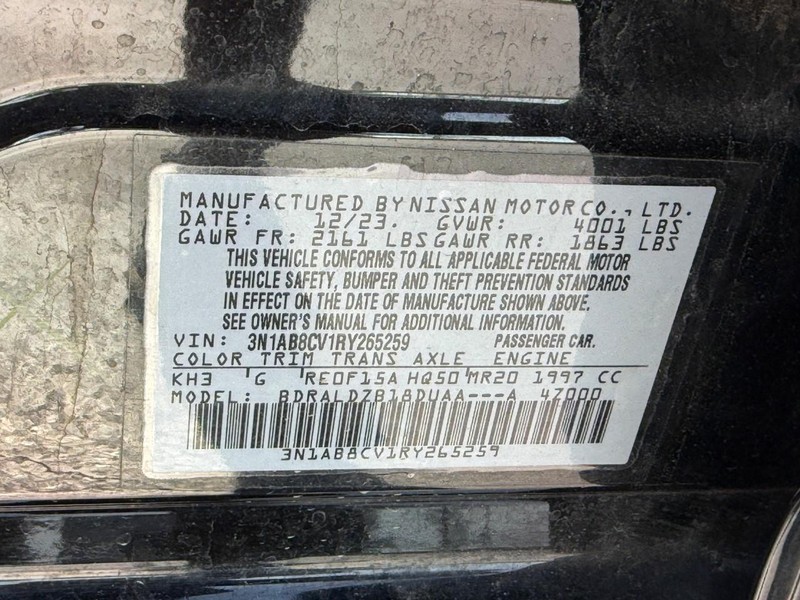 Nissan Sentra Vehicle Full-screen Gallery Image 24