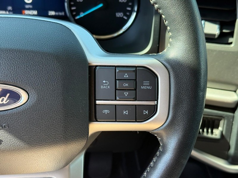 Ford Expedition Max Vehicle Full-screen Gallery Image 22