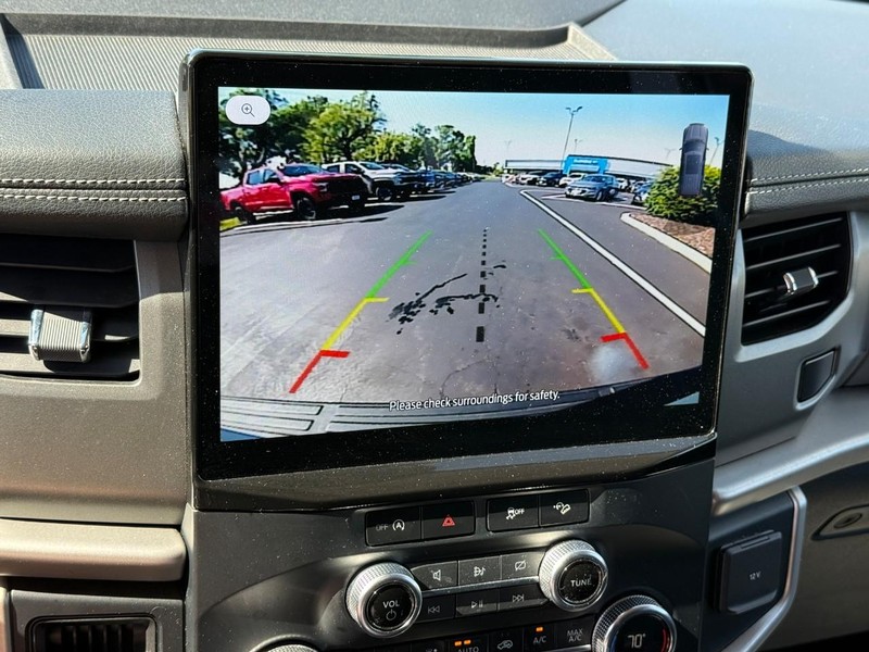 Ford Expedition Max Vehicle Full-screen Gallery Image 26