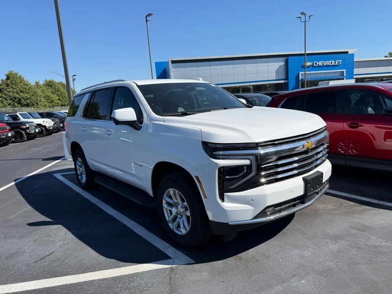 Chevrolet Tahoe Vehicle Full-screen Gallery Image 3