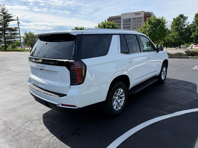 Chevrolet Tahoe Vehicle Full-screen Gallery Image 7