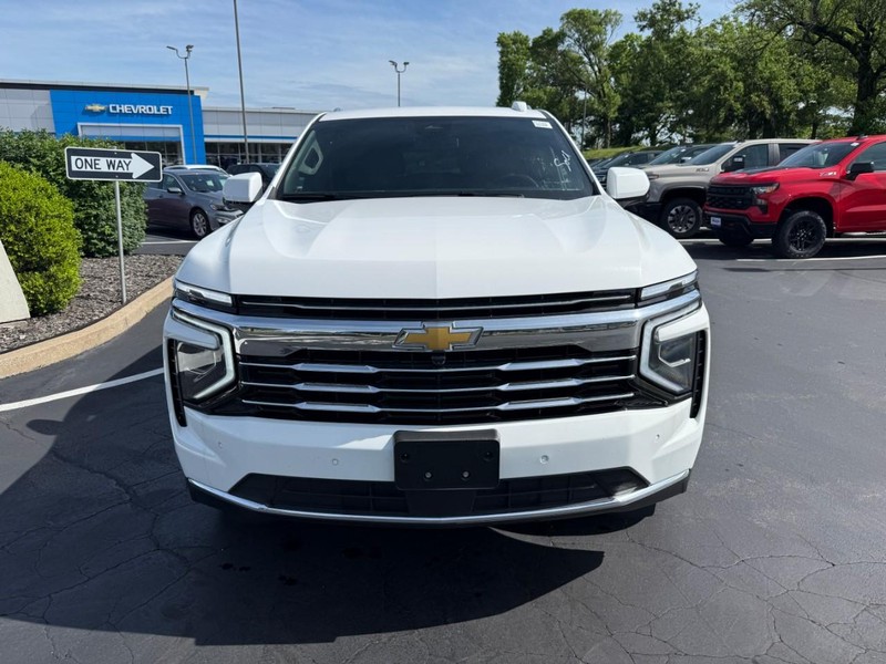 Chevrolet Tahoe Vehicle Full-screen Gallery Image 9