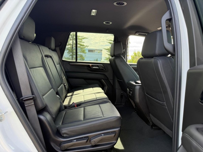 Chevrolet Tahoe Vehicle Full-screen Gallery Image 11
