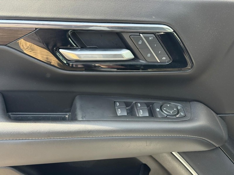 Chevrolet Tahoe Vehicle Full-screen Gallery Image 16