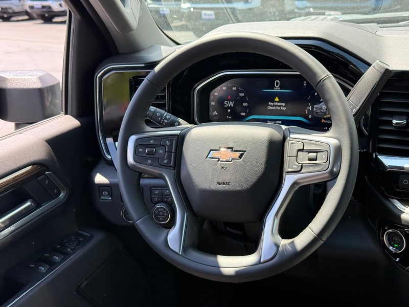 Chevrolet Silverado 2500HD Vehicle Full-screen Gallery Image 7