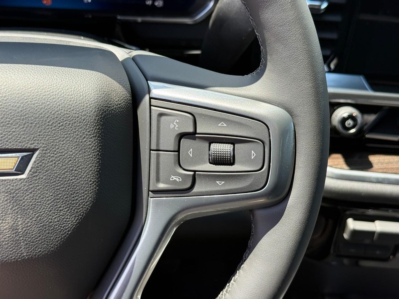Chevrolet Silverado 2500HD Vehicle Full-screen Gallery Image 14