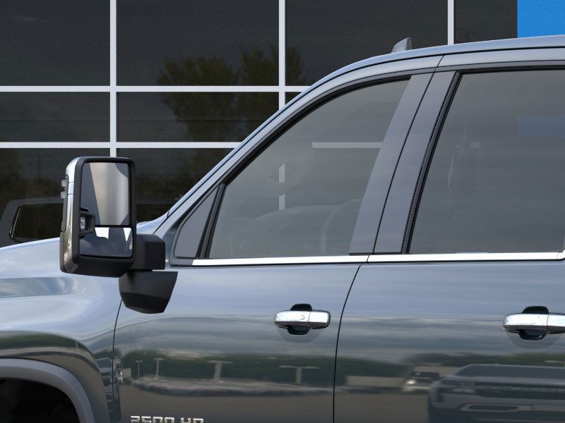 Chevrolet Silverado 2500HD Vehicle Full-screen Gallery Image 12