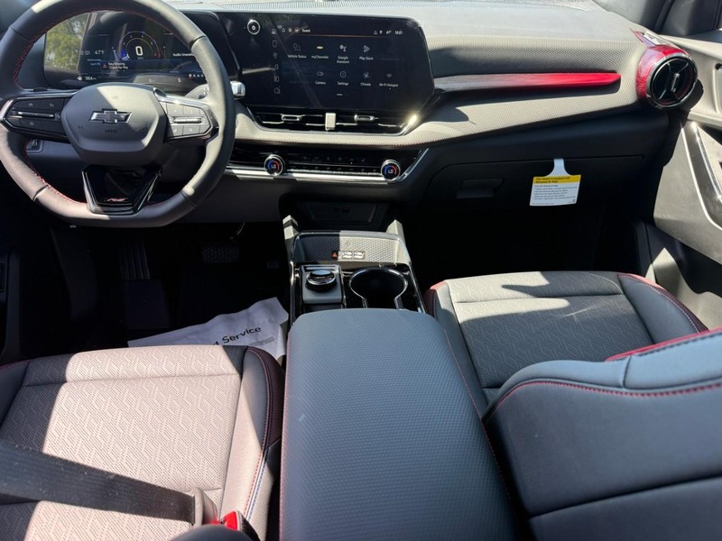 Chevrolet Equinox Vehicle Full-screen Gallery Image 6