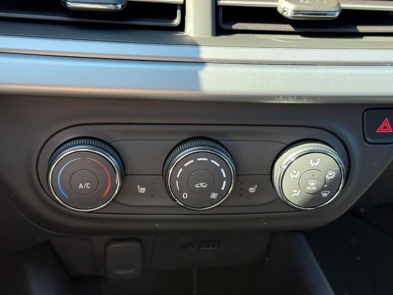 Chevrolet Trax Vehicle Full-screen Gallery Image 13