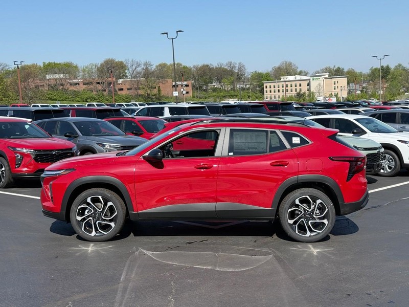 Chevrolet Trax Vehicle Full-screen Gallery Image 2