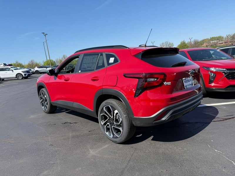 Chevrolet Trax Vehicle Full-screen Gallery Image 3