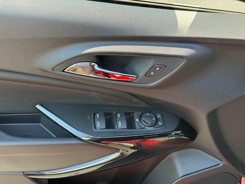 Chevrolet Trax Vehicle Full-screen Gallery Image 11