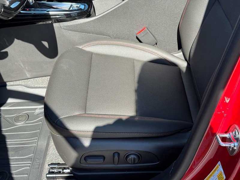 Chevrolet Trax Vehicle Full-screen Gallery Image 12
