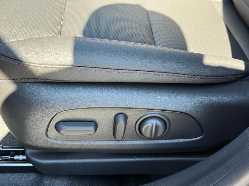 Chevrolet Trax Vehicle Full-screen Gallery Image 13