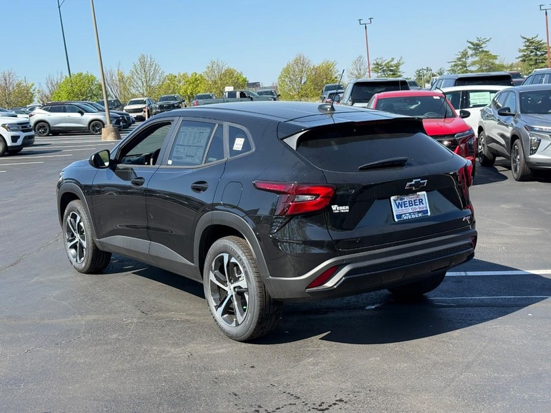 Chevrolet Trax Vehicle Full-screen Gallery Image 3