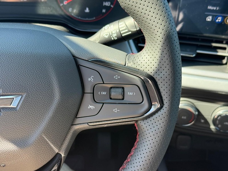 Chevrolet Trax Vehicle Full-screen Gallery Image 13