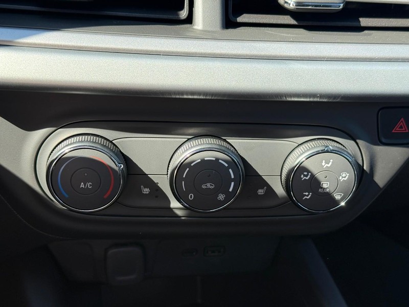 Chevrolet Trax Vehicle Full-screen Gallery Image 15