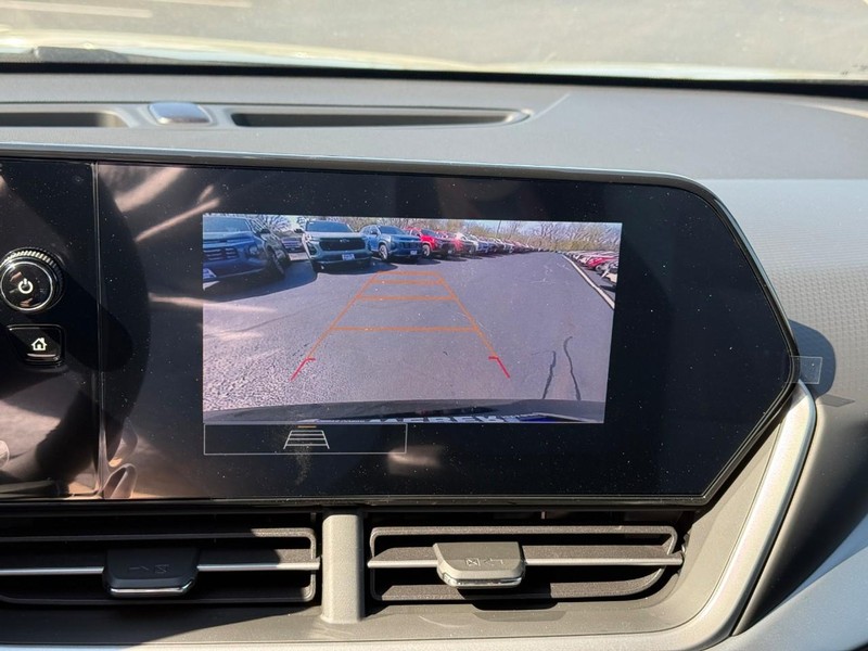 Chevrolet Trax Vehicle Full-screen Gallery Image 16