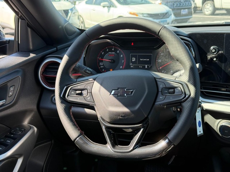 Chevrolet Trax Vehicle Full-screen Gallery Image 7