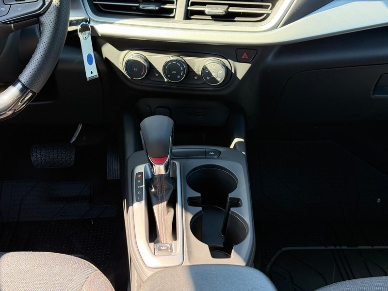 Chevrolet Trax Vehicle Full-screen Gallery Image 9