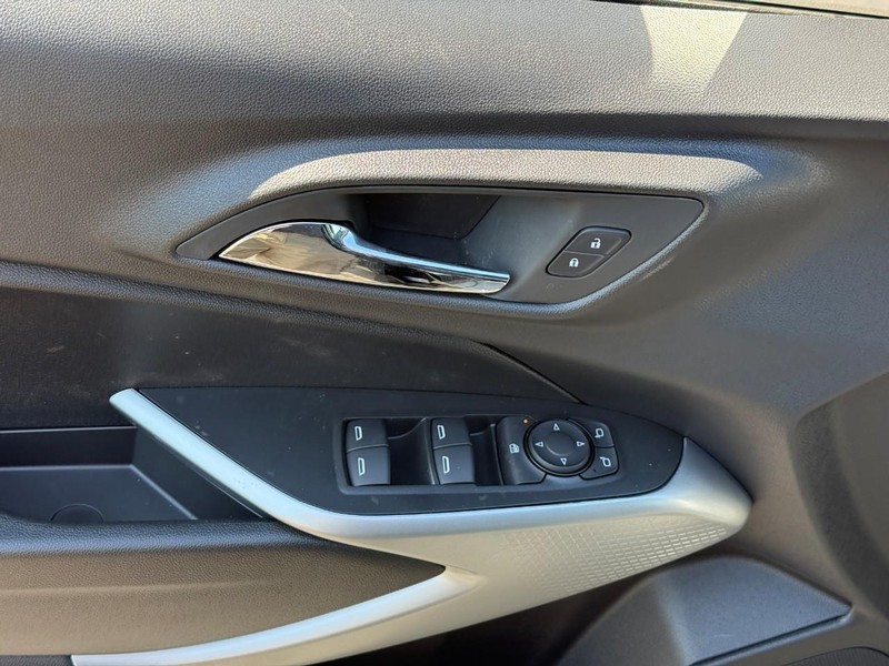 Chevrolet Trax Vehicle Full-screen Gallery Image 10