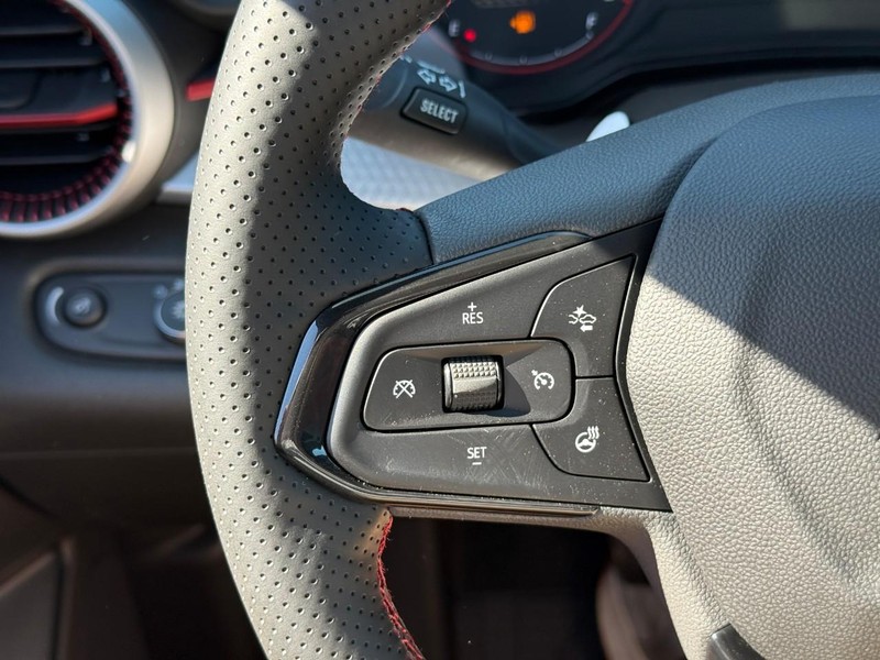 Chevrolet Trax Vehicle Full-screen Gallery Image 12