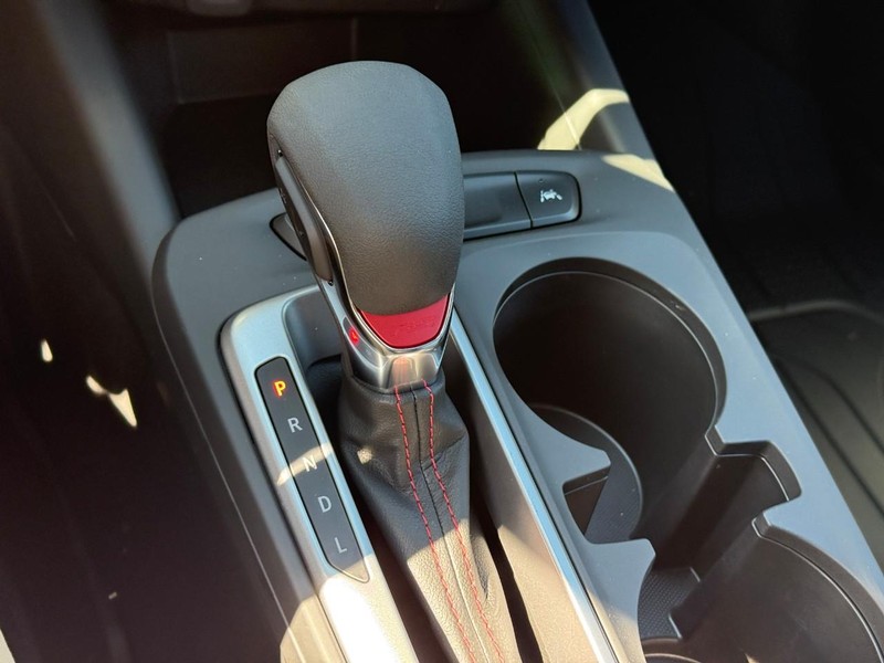 Chevrolet Trax Vehicle Full-screen Gallery Image 14