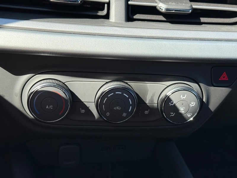 Chevrolet Trax Vehicle Full-screen Gallery Image 15