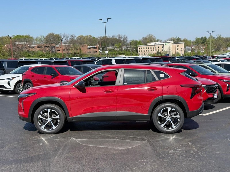 Chevrolet Trax Vehicle Full-screen Gallery Image 2