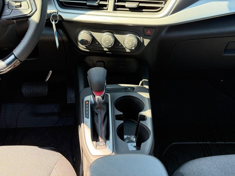 Chevrolet Trax Vehicle Full-screen Gallery Image 10
