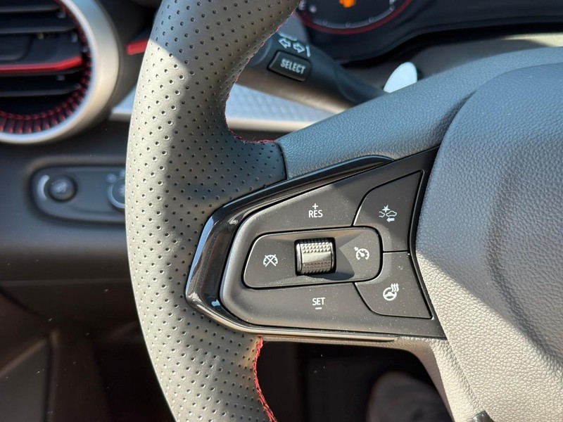 Chevrolet Trax Vehicle Full-screen Gallery Image 13