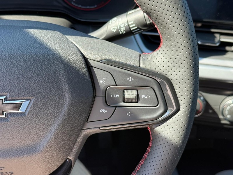 Chevrolet Trax Vehicle Full-screen Gallery Image 14