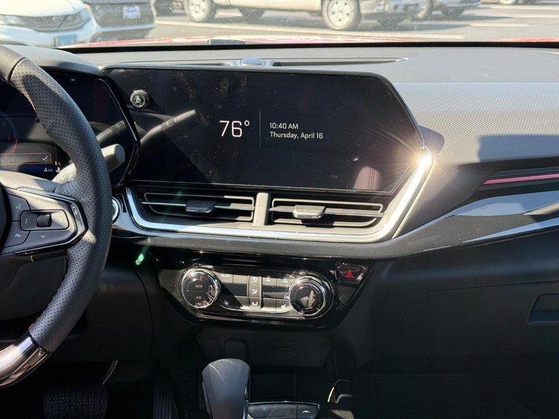 Chevrolet Trax Vehicle Full-screen Gallery Image 8