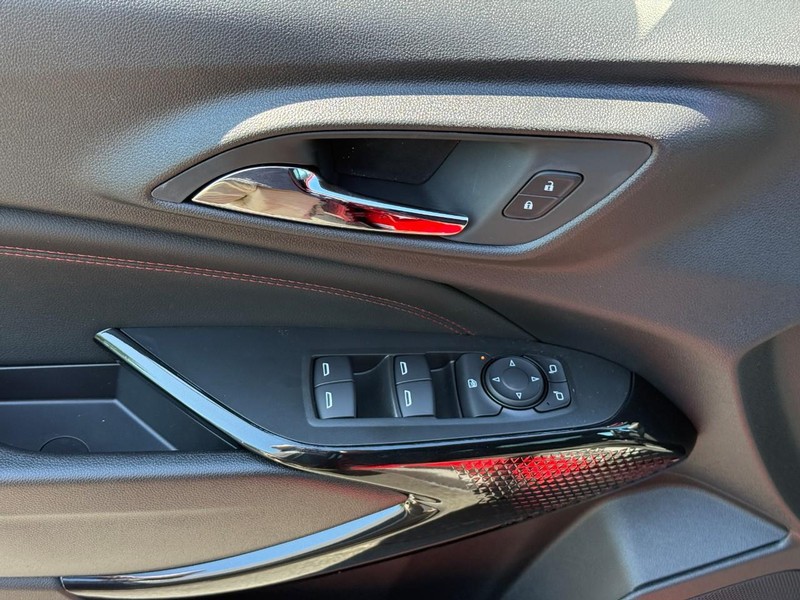 Chevrolet Trax Vehicle Full-screen Gallery Image 10