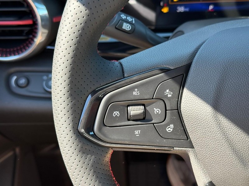 Chevrolet Trax Vehicle Full-screen Gallery Image 13