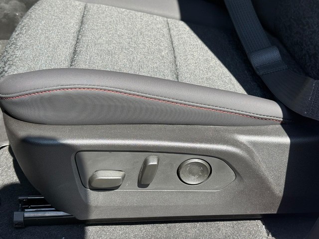 2026 Chevrolet Colorado Z71 - Photo 12