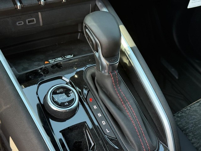 2026 Chevrolet Colorado Z71 - Photo 15