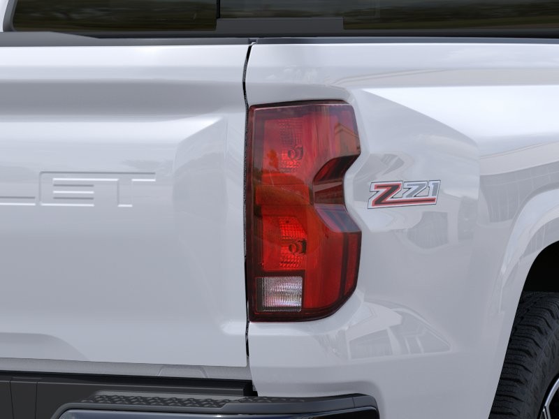 Chevrolet Colorado Vehicle Full-screen Gallery Image 11