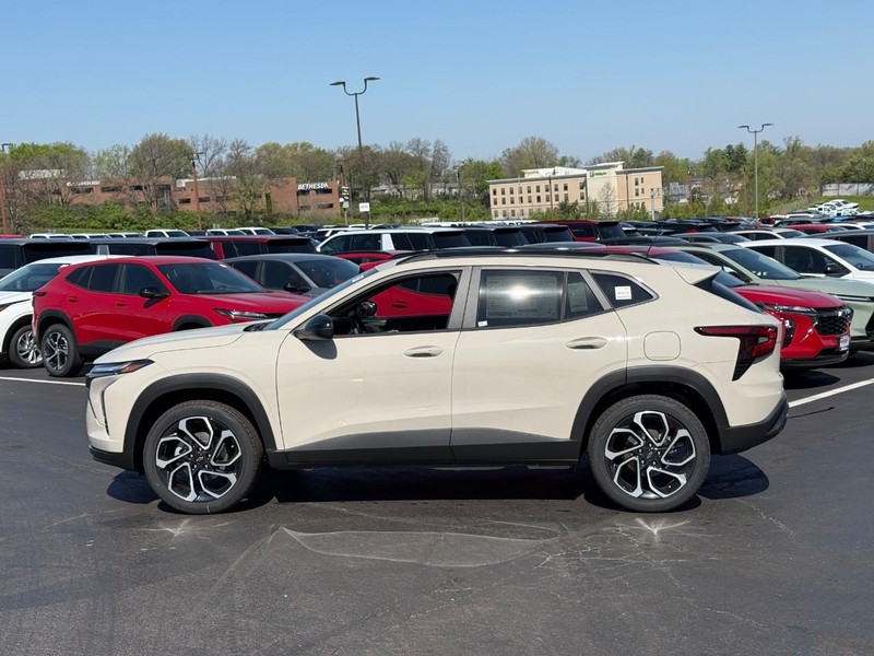 Chevrolet Trax Vehicle Full-screen Gallery Image 2