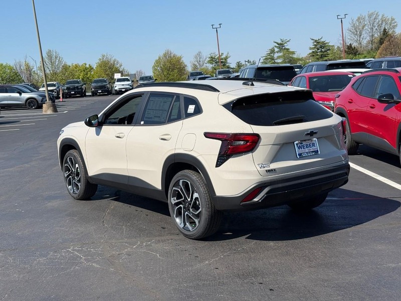 Chevrolet Trax Vehicle Full-screen Gallery Image 3