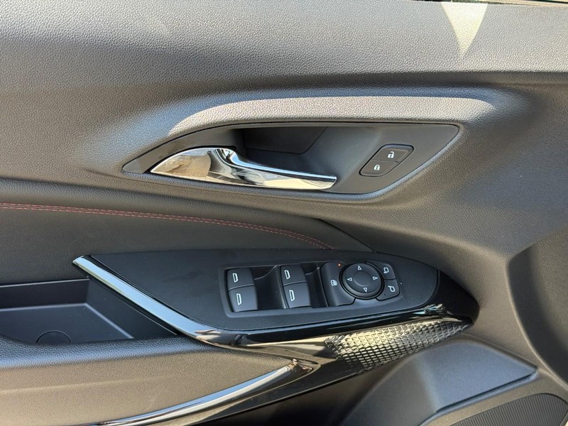 Chevrolet Trax Vehicle Full-screen Gallery Image 11