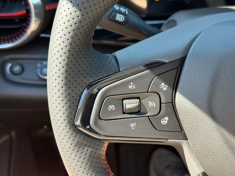 Chevrolet Trax Vehicle Full-screen Gallery Image 14